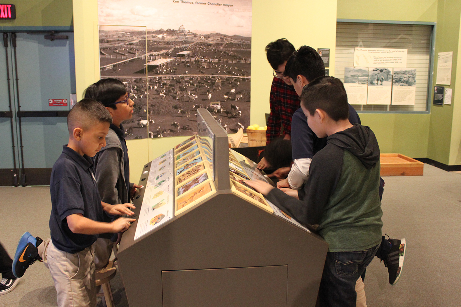 Students at Arizona Heritage Center